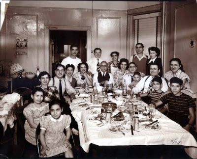 70b68-italianfamilydonner